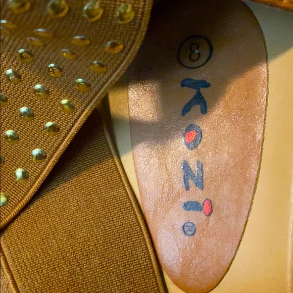 Women Flat Sandals - Picture 3 of 4